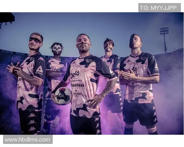 足球明星与军事主题的精彩瞬间展现运动员另一面风采的震撼照片合集